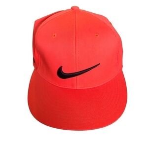 Nike Golf Hat Cap FlexFit 20XI Red & Black OS Logo Summer